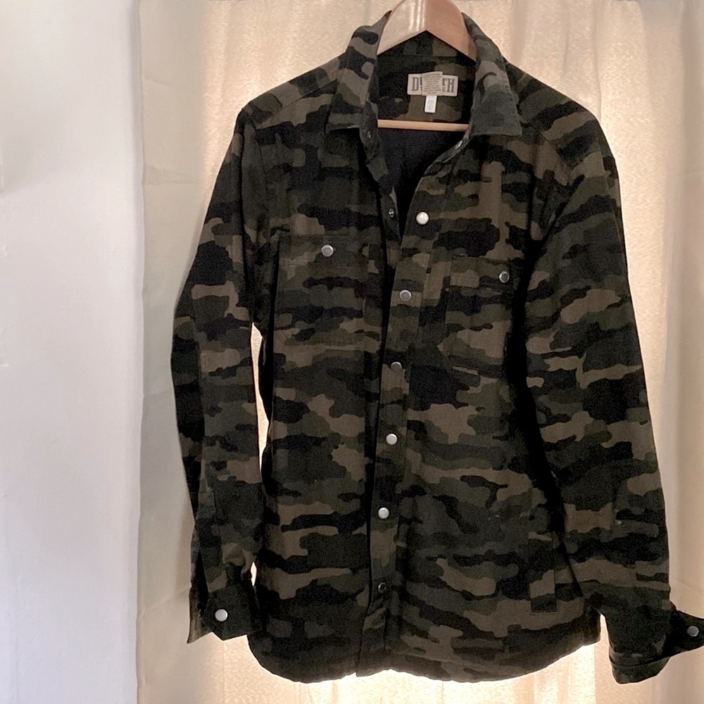 Duluth trading co mens size medium camo jacket snap close
